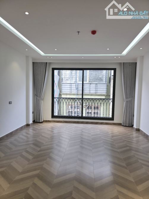 Bán nhà Hoàng Quốc Việt – 58m² – MT 4.5m – 7 tầng – Giá 31.8 tỷ – Cầu Giấy,