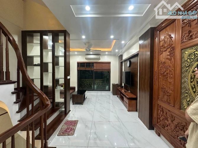 Bán nhà Cổ Nhuế, 36m x 5 tầng, phân lô, ô tô đỗ cửa, dân trí cao, an sinh đỉnh