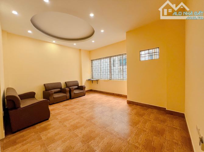 Bán nhà Ngọc Hòi, Thanh Trì diện tích 37m2, 4 tầng cách Ô TÔ 1 nhà