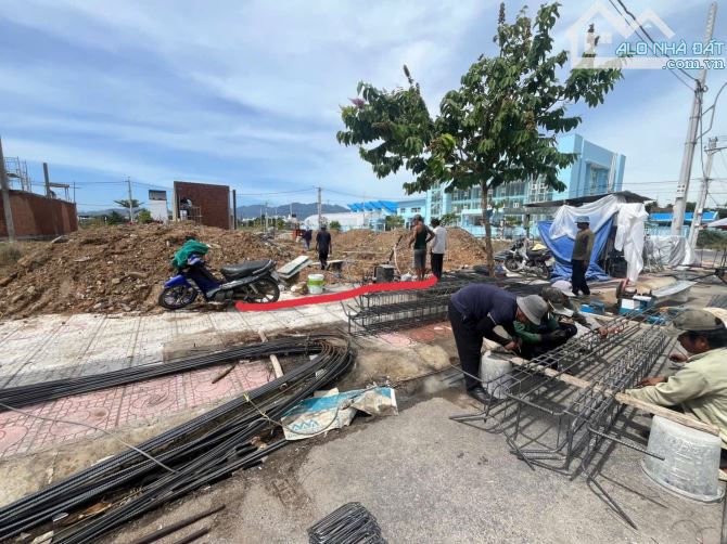 Bán lô đất đường 16m, đường thông  khu TĐC Ngọc Hiệp, phường Tây Nha Trang. Giá 40tr/m2