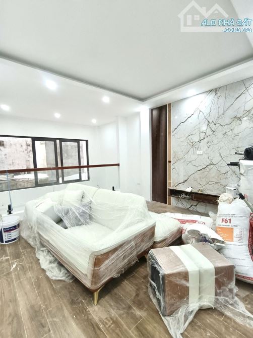 Nguyễn Lương Bằng- Đống Đa - nhà ngõ 35.6m2 - 6 tầng - ngang 3.6m - 10.65 tỷ