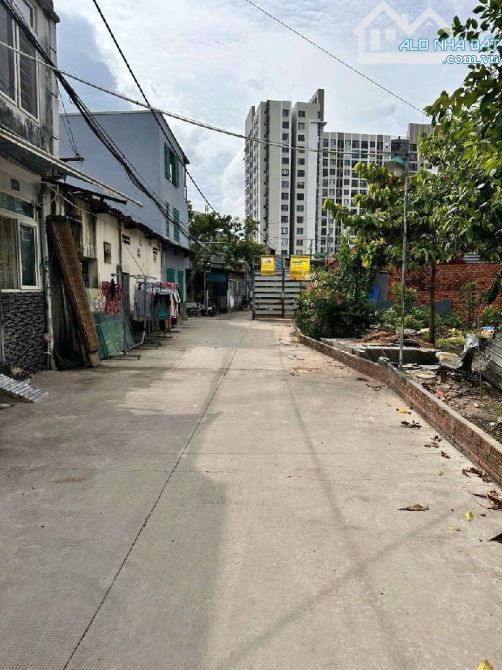 Bán nhà 2 tầng đường vườn lài phường An Phú Đông quận 12