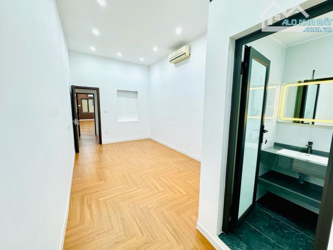 Bán nhà Phùng Khoang - Nam Từ Liêm - ô tô đỗ cửa - dòng tiền-giá rẻ nhất khu vực