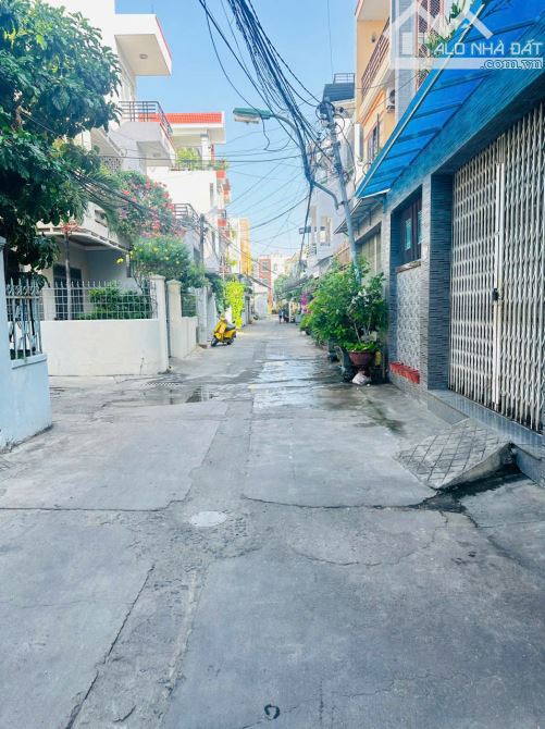 CẦN BÁN NHÀ CŨ HẺM DÃ TƯỢNG – CÁCH ĐƯỜNG CHÍNH CHỈ 100M – KHU DÂN TRÍ CAO, GẦN BIỂN