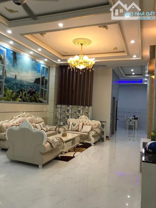 BÁN NHÀ CĂN GÓC Bàu Cát 1, Tân Bình 2 tầng 72m2(6x12). Kinh doanh đỉnh. Giá chỉ 15,5 tỷ.