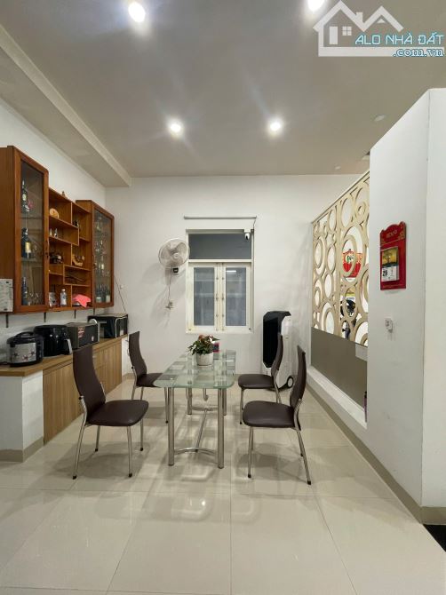Nhà cấp 4 TĐC Đất Lành Vĩnh Thái dt 128m2 ngang 8m đường 5m