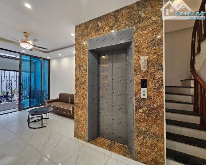 Mặt Phố OTO dừng đô ngày đêm, Ngô Thi Sỹ, Hà Đông THANG MÁY 55m x 5 tầng Giá 13,2 tỷ