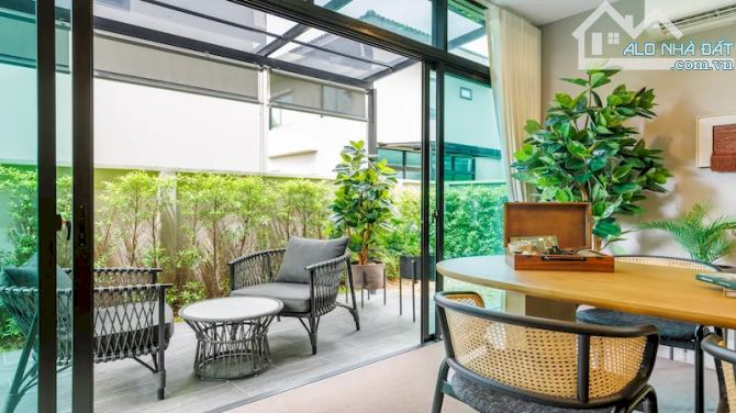 BÁN NHÀ PHỐ PHÚC HOA RẤT THOÁNG, CẠNH CIPUTRA, Ở NGAY, TẶNG NỘI THẤT