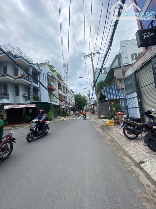Trịnh Đình Trọng tân phú 180m2 5 tầng giá chỉ 29 tỷ