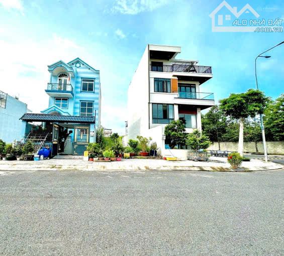 Duy nhất 2 lô đất 100m2 nằm trên mặt tiền Trần Văn Giàu - Full thổ cư, sổ hồng riêng