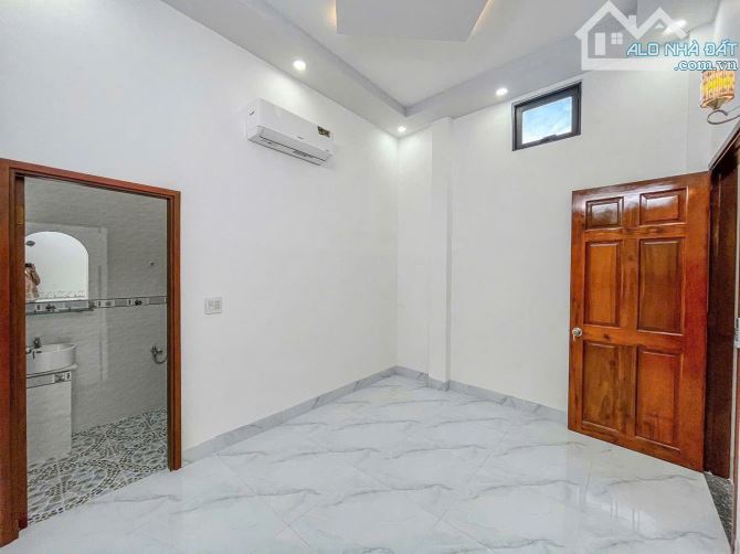 Bán nhà đường hoàng văn thụ cách lộ ô tô 15m giá dưới 2 tỷ