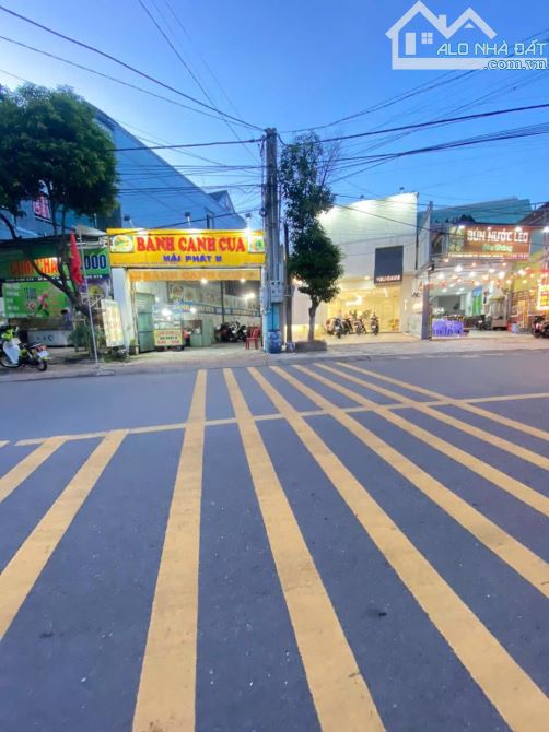 Bán nhà 1T1L 6x28m hoàn công, mặt tiền Trần Quốc Toản p.Dĩ An, đang thuê 28tr/th