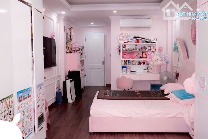 XUÂN THỦY CẦU GIẤY - NHÀ ĐẸP MỚI - 15M RA Ô TÔ - THANG MÁY - GẦN PHỐ - DT 35M2, HƠN 10 TỶ