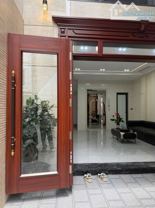 NHÀ NGỌC LÂM 66M2, 6 TẦNG THANG MÁY, NGÕ Ô TÔ THÔNG, SÂN RỘNG ĐỂ XE, GẦN CẦU CHƯƠNG DƯƠNG