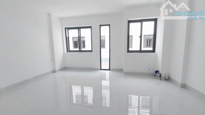 Cho thuê phòng Nhà phố  Đông Tăng Long, 5PN, bãi xe hơi, máy lạnh, chỉ 2,x tr/ tháng