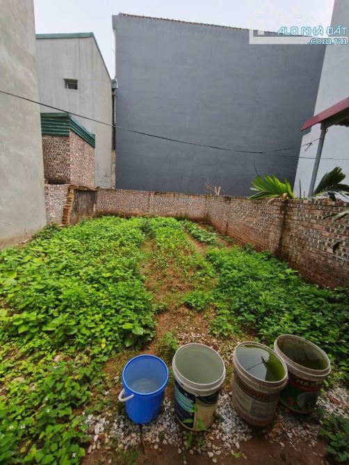 ĐẤT BẮC CẤU 100M2 - Ô TÔ TẢI TRÁNH NHAU - HƠN 9 TỶ