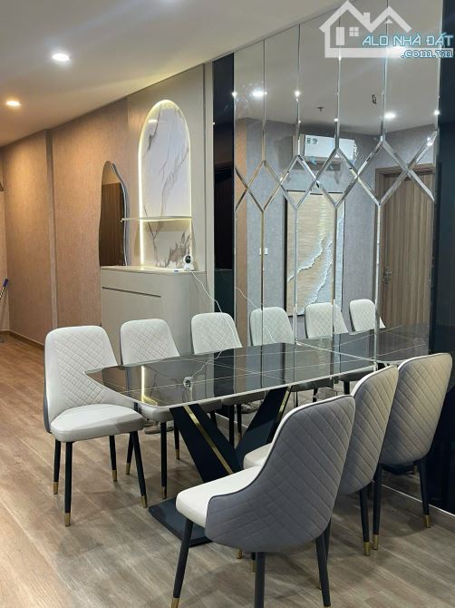 Bán nhanh căn chung cư NHS Trung Văn-Nam Từ Liêm 70m 2PN, giá 5.060 tỷ, full đồ đẹp