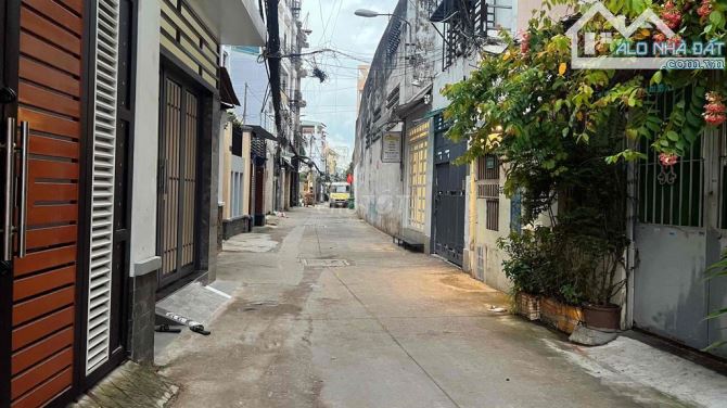 Bán nhà 60m2, 3 tầng, hẻm xe hơi đường Âu Dương Lân, cầu chữ Y, trung tâm Quận 8