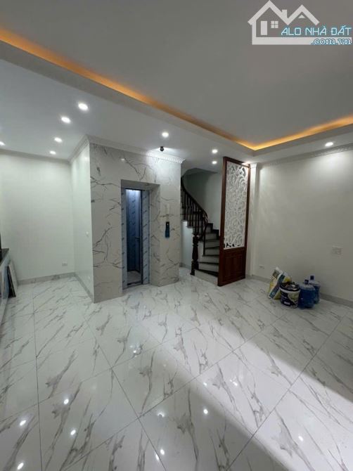 Bán nhà Thụy Khuê, 9 tỷ 5, DT 40m, 6 tầng, thang máy, mặt tiền 4.6m, nhà mới ở ngay - 4