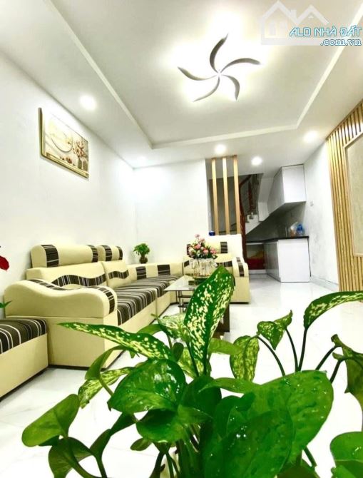 BÁN NHÀ MẶT NGÕ  VĂN HƯƠNG ĐÔNG ĐA 24M2;5 TẦNG;MẶT 3,5;3 PN;5,18 TỶ.NHÀ TRUNG TÂM QUẬN CHÍ