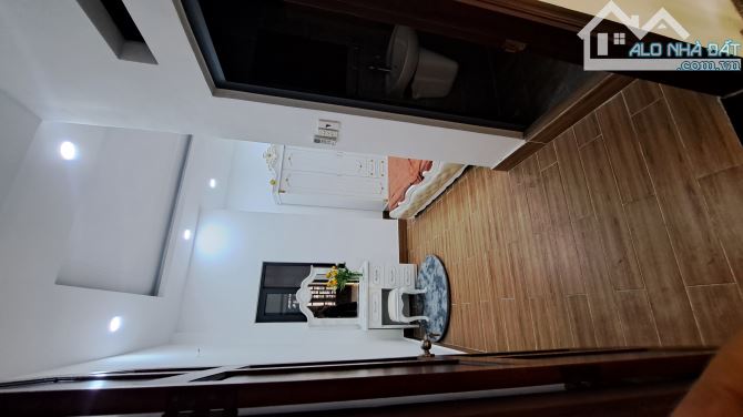 Ban nhà mặt tiên đương lý thânh tông p hiệp tân q tân phú giá 6.3 tỷ