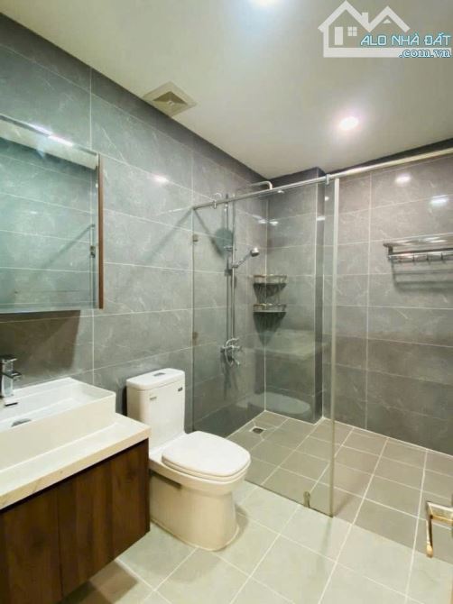 Nhà Gò Vấp gần CityLand hẻm xe hơi 5m 3 tầng 3 phòng ngủ không lộ giới ở Đường số 8 P11