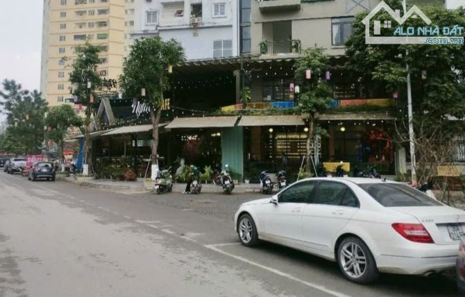 + VIPP!! BT VĂN KHÊ-LÔ GÓC - DT320M2 -MT KHỦNG 35M - VỊ TRÍ VÀNG - GIỮA KHU ĐT- KINH DOANH