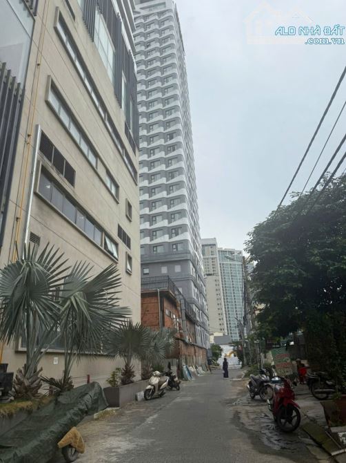Bán lô đất góc 2 mặt tiền trước sau đường Lê Bôi, ngay sát biển, Sơn Trà.