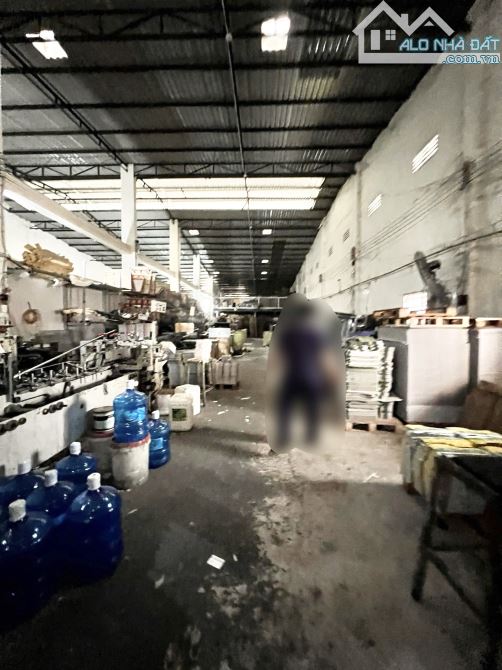 Bán gấp kho xưởng gần 900m², hẻm xe tải 8m Trịnh Đình Thảo – Thu nhập 80tr/tháng