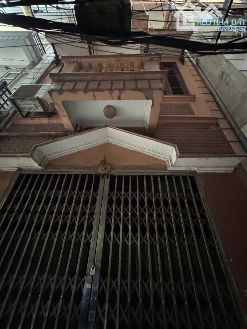 Bán nhà Nguyễn Khang, dt55m, mt4,5m sát phố, gần ô tô tránh, dân xây, ô chờ Thang máy.