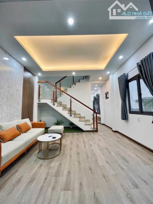 Bán nhà hẻm ô tô, gần Quang Trung, 2 tầng, Gò Vấp, 4 x 14, giá chỉ 5.x tỷ