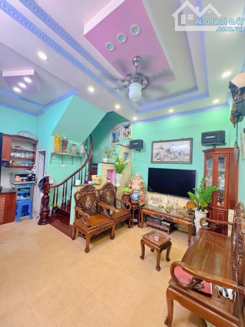 BÁN GẤP NHÀ ĐẸP HOÀNG HOA THÁM-35m-4 TẦNG -MT 5,3 m CHỈ 8🧄- DÂN XÂY-NGÕ NÔNG - GẦN Ô TÔ T