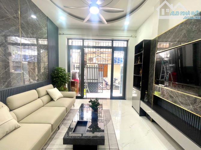 BÁN NHÀ 3 TẦNG, VỊ TRÍ ĐẸP, HOÀNG DIỆU, TRUNG TÂM HẢI CHÂU. 4.55 TỶ