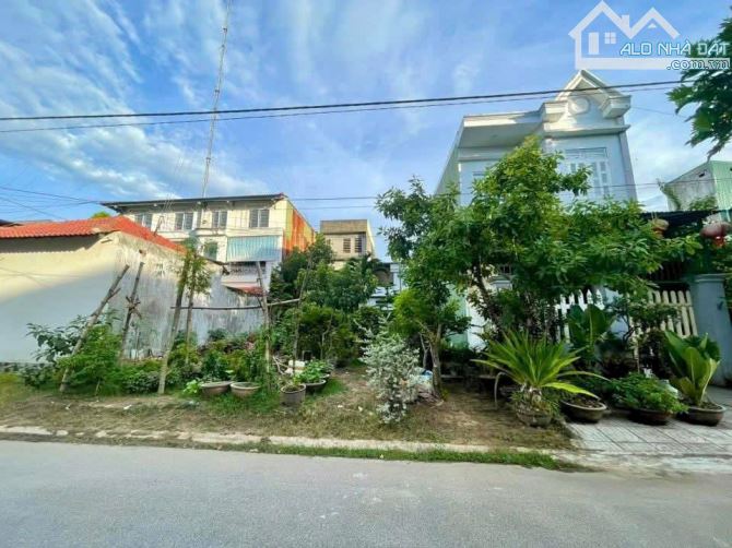Bán lô đất 5x20m, Hướng tây mặt tiền đường nhựa, khu Đê Bao, Quảng Ngãi