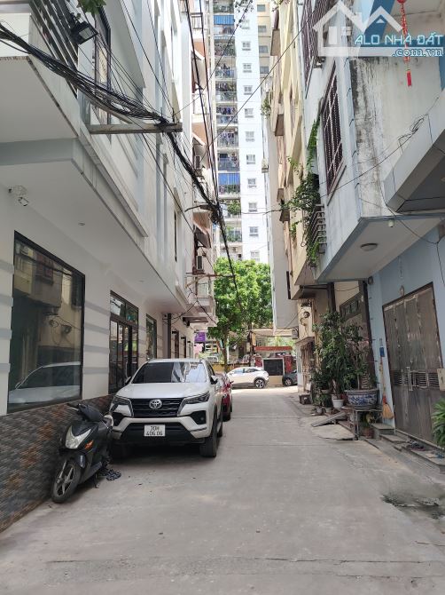Nhà 5 tầng thang máy,phân lô cán bộ, ngay ngã 3 Ba la Hà Đông - 2