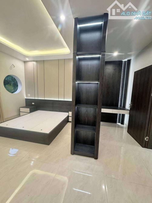 CẦN BÁN NHÀ 4 TẦNG DÂN XÂY MẶT ĐƯỜNG NGUYỄN THỰC - KHU ĐT HÒA VƯỢNG - NAM ĐỊNH :