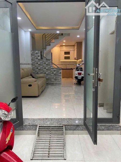 Nhà Âu Dương Lân, quận 8, 3 tầng, Hẻm xe hơi, 55m2, nhỉnh 5 tỷ