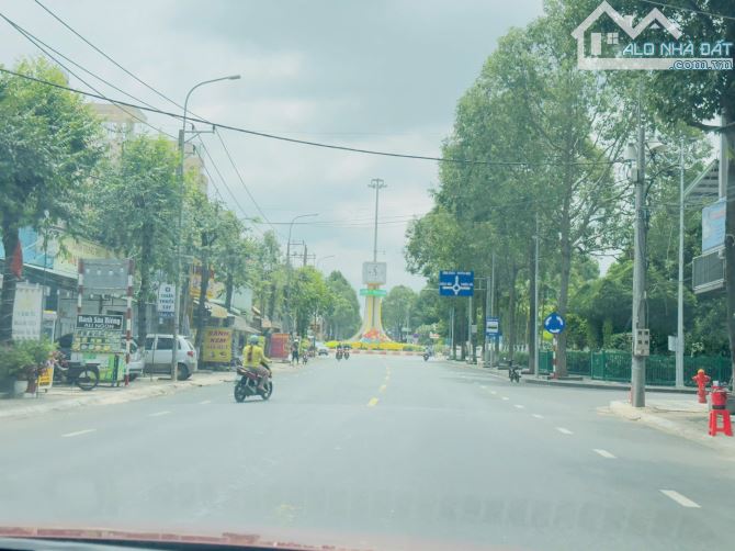 Bán nhà trung tâm thị trấn đất đỏ- xã đất đỏ -TP Hồ Chí Minh- góc 2 mặt tiền: