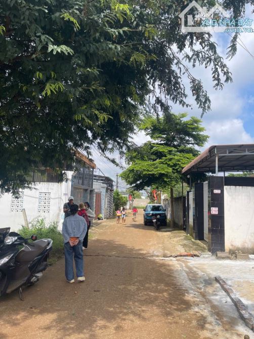 Bán đất đường 4B, ngay chợ đạt lý