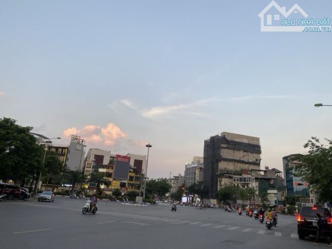 MẶT PHỐ THỤY KHUÊ - NGÃ TƯ VĂN CAO - 73/86M² - MT 8M -  LÔ GÓC 3 THOÁNG