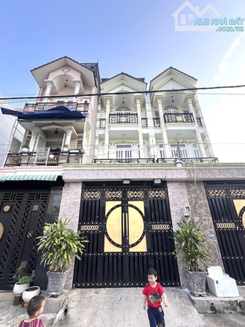 BÁN NHÀ ĐẸP 4 TẦNG, PHÂN LÔ VIP, DÒNG TIỀN 9 TR/ TH, HUỲNH THỊ HAI QUẬN 12, DT 74M²(4×19)