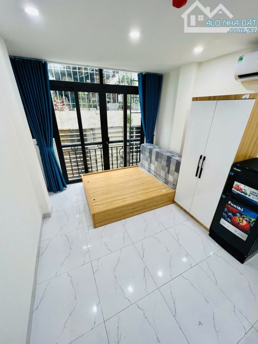 Cho Thuê CCMN Ngõ 111 Quan Hoa Cầu Giấy 25m2 Studio Ban Công Cửa Sổ Thang Máy Ban Công 23P