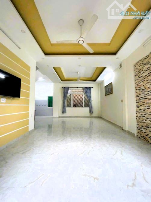 cho thuê nhà nguyên căn gần chợ Đầu Mối diện tích lớn 4 phòng ngủ tiện nghi