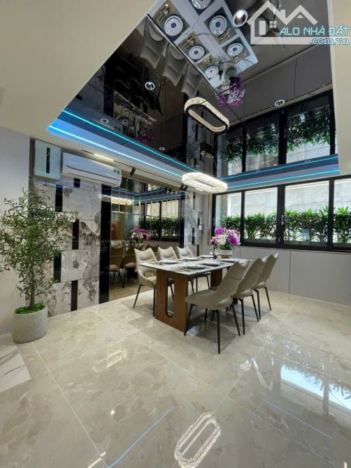 Siêu phẩm Luxury House – 5 Tầng – Thang Máy – Full Nội Thất – Phan Huy Ích, Gò Vấp – 12.5