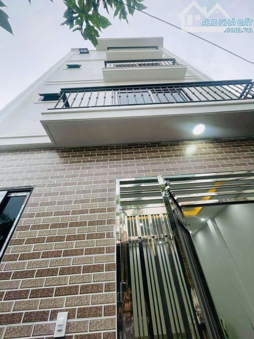 Bán nhà 40m 4 tầng Ngã ba Lạc Thị, Ngọc Hồi Chỉ 5 tỷ