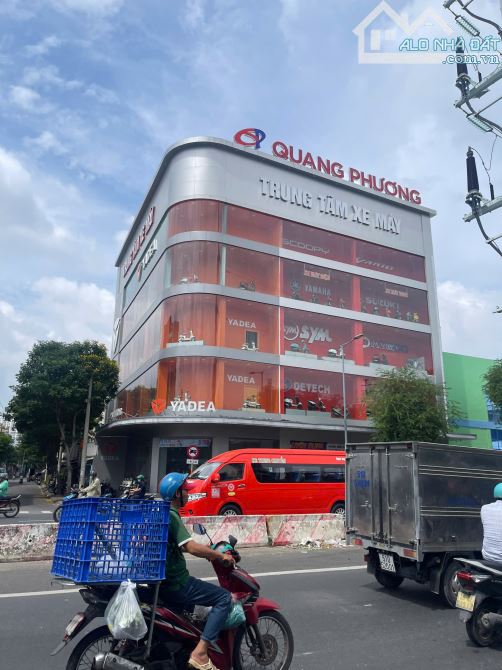 Toà nhà mặt tiền Lê Quý Đôn Quận 3,DT:26x20,CTXD hầm 7T,HĐT 600tr giá bán chỉ 250 tỷ