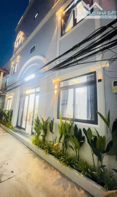 KẾ BÊN KDC NAM LONG - NHÀ 3 TẦNG - VIEW PHÁO HOA TOÀN THÀNH PHỐ - TẶNG ĐẦY ĐỦ NỘI THẤT MỚI