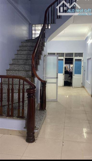 Cho thuê nhà Phố 8 3 gần ô tô, 48m2 x 4 tầng, 6 ngủ, 17 triệu VP, lớp học, KD on...