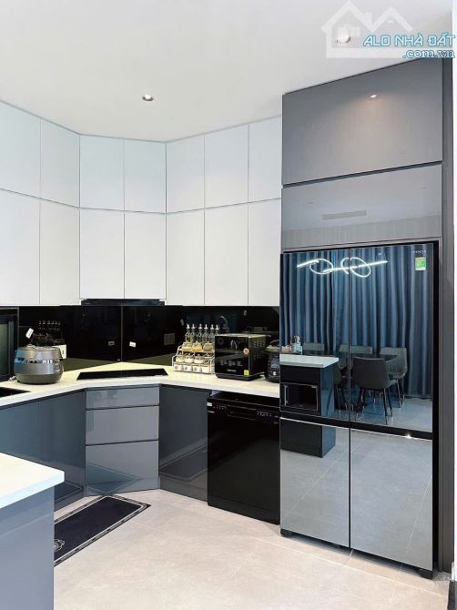 BÁN NHÀ 1 TRỆT 1 LẦU MT ĐINH ĐỨC THIỆN CẦN ĐƯỚC LONG AN– 100M2 – GIÁ CHỈ 2 TỶ – SHR - 10