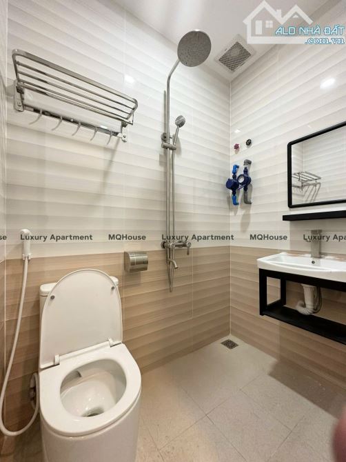 CĂN HỘ MỚI TOANH STUDIO FULL NỘI THẤT BAN CÔNG QUẬN 10 - 10